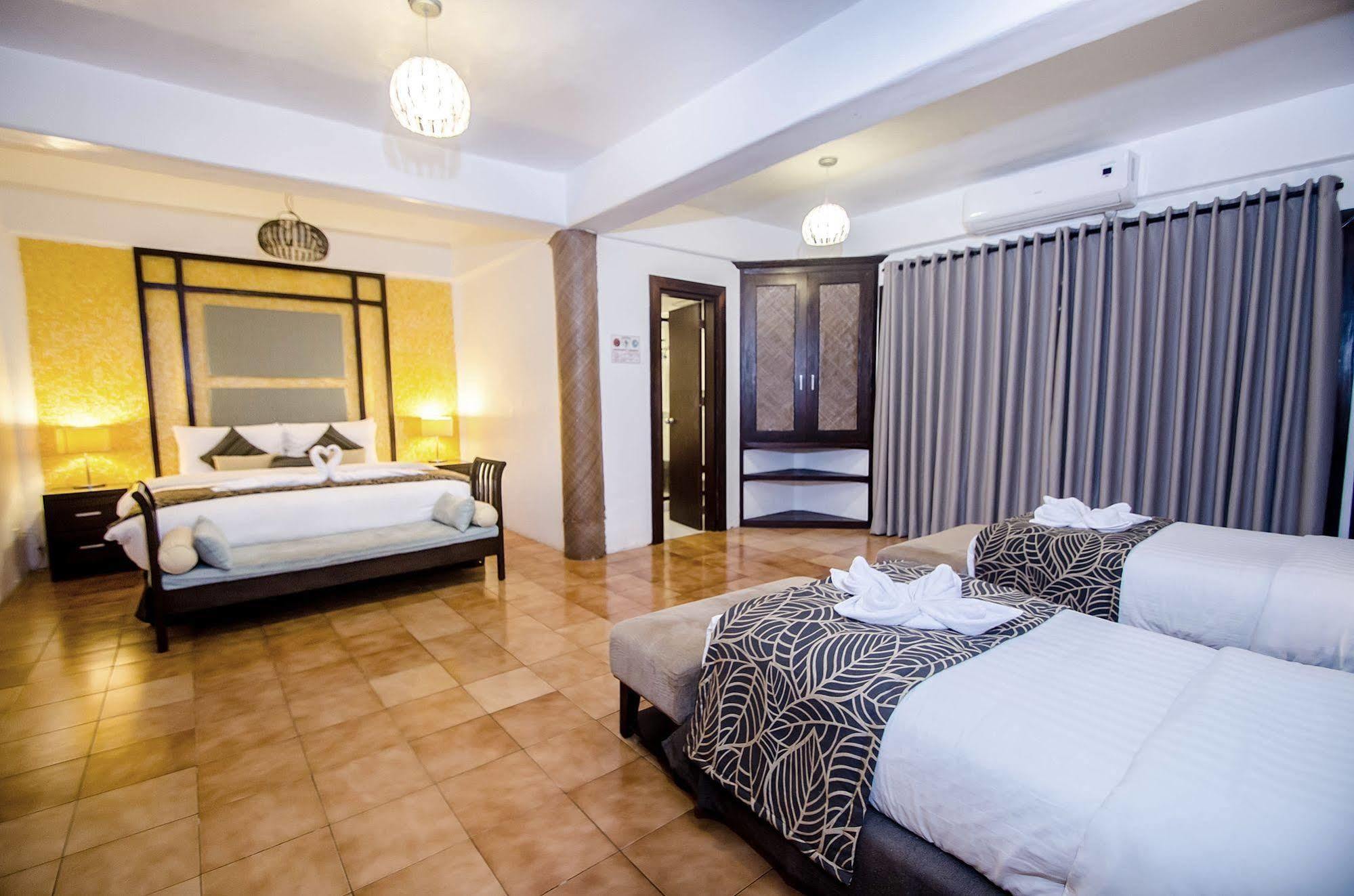 Resort White House 3*