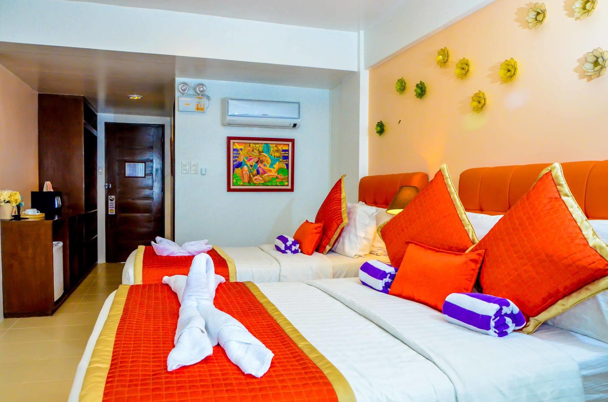 Resort White House 3*