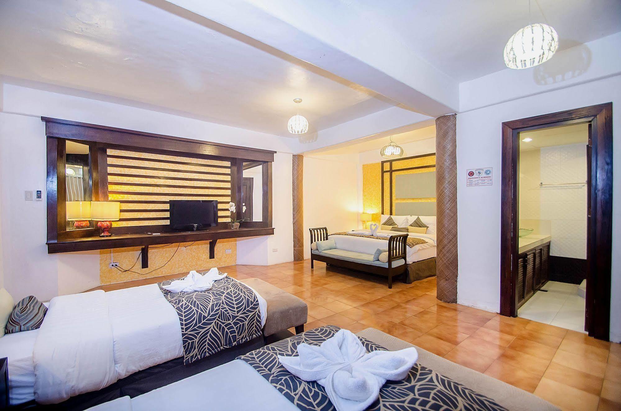 Resort White House Balabag (Boracay)